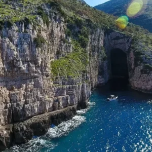 Vlorë - Sazan - Shpella e Haxhi Alise - Karaburun.