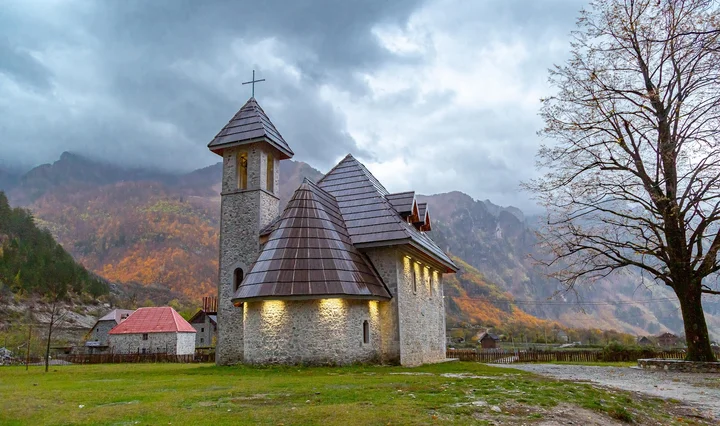 Theth - Magjia e Alpeve | 2 Dite / 1 Nate